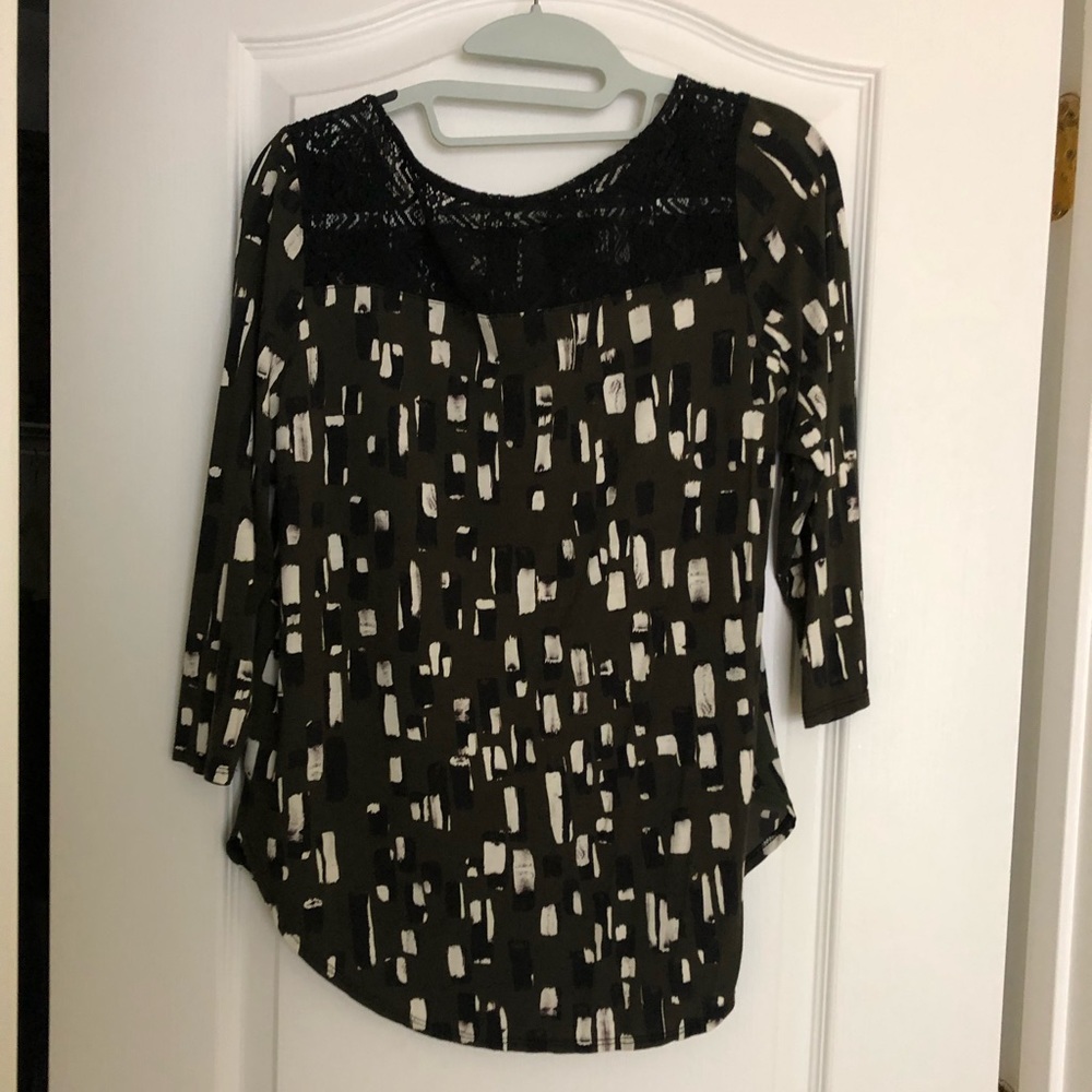 Patterned top - Picture 2 of 2